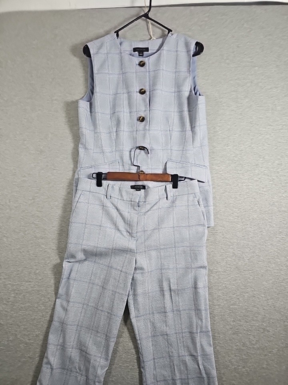 Ann Taylor Gray Plaid Sleeveless  Size 10 Vest & Matching Pants 8